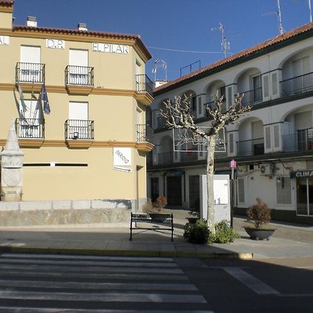 Hostal Dp El Pilar Монестерио Екстериор снимка