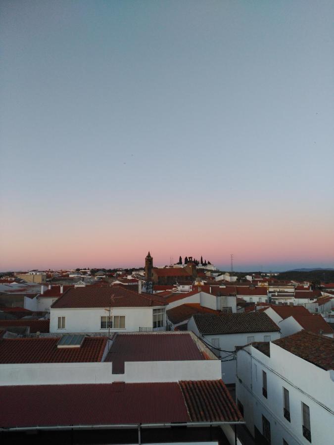 Hostal Dp El Pilar Монестерио Екстериор снимка