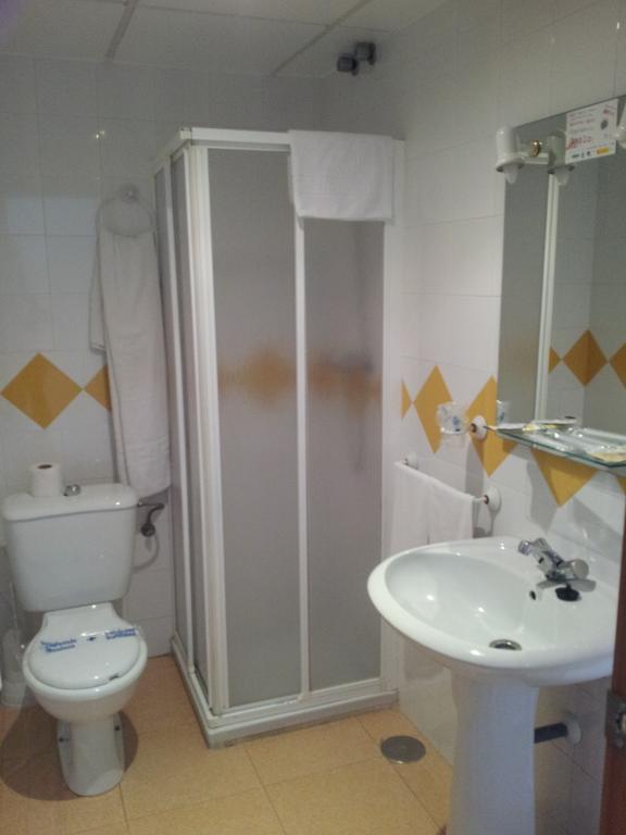 Hostal Dp El Pilar Монестерио Стая снимка