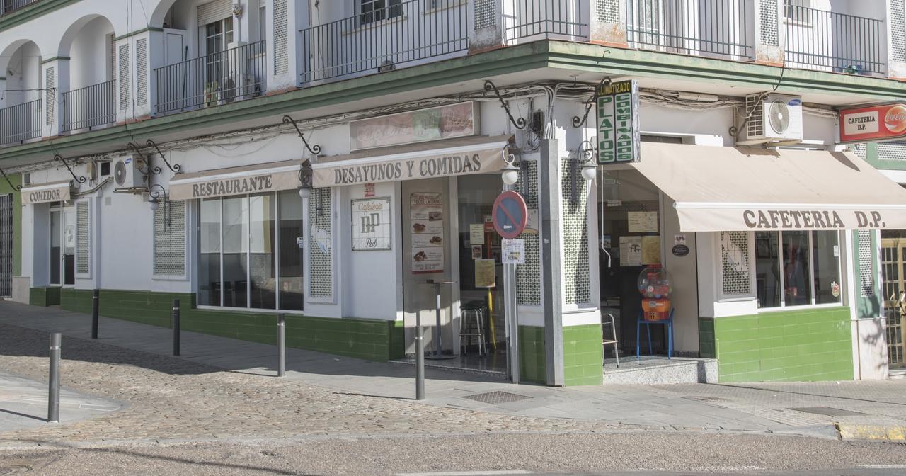 Hostal Dp El Pilar Монестерио Екстериор снимка